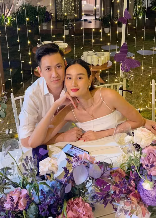 Đỗ An có mối quan hệ tốt với gia đình vợ. Lê Thúy từng chia sẻ, Đỗ An xem mẹ vợ như mẹ ruột, sẵn sàng sấy tóc cho mẹ của Lê Thúy.