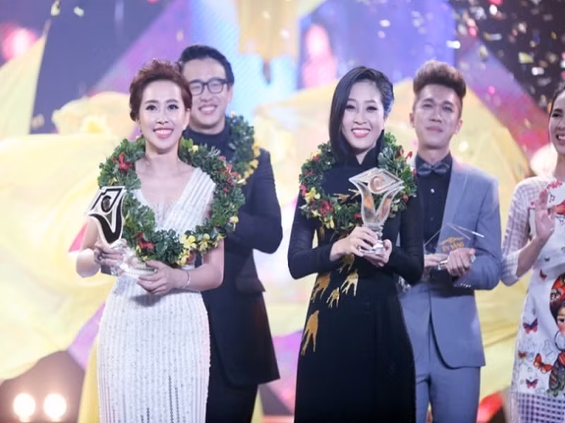 Liêu Hà Trinh từng tham gia các cuộc thi dẫn chương trình. Cô top 6 Người dẫn chương trình truyền hình 2008, giành giải quán quân Én Vàng 2016. Ảnh: Báo Giao thông