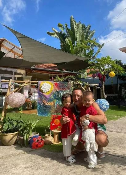 ...hay cặp tóc lên thì vẫn chưa cải thiện được nhiều.