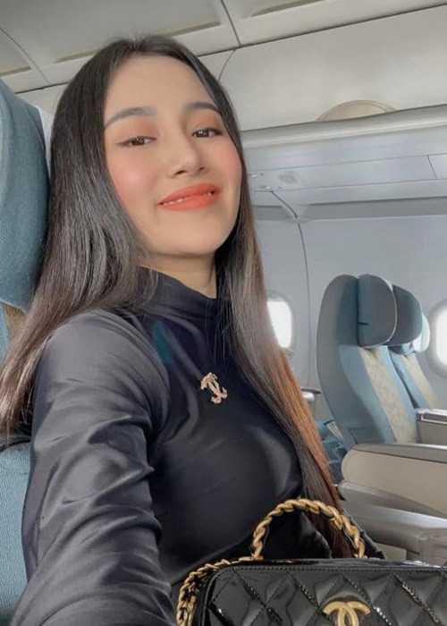 Tố My khoe chạy show 3 ngày đầu năm tại Phú Yên, Phú Quốc và Phú Nhuận.