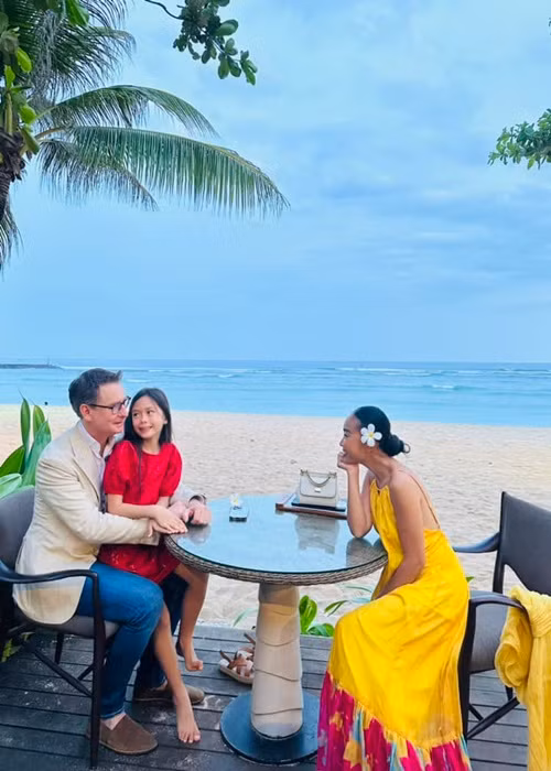 Đoan Trang cùng chồng ngoại quốc tận hưởng kỳ nghỉ Tết Dương lịch 2023 tại Bali.