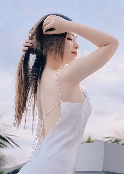 Vóc dáng của Dương Hoàng Yến ngày càng nuột nà. Ảnh: FBNV