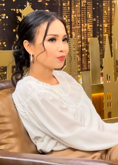 Cận Tết Nguyên đán 2023, Cẩm Ly tham gia một số chương trình để khán giả có thể gặp qua truyền hình.