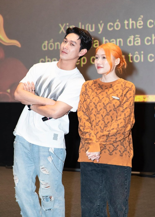 Trong “ Nhà bà Nữ”, Song Luân đóng cặp với Uyển Ân - em gái của Trấn Thành. Ảnh: FBNV