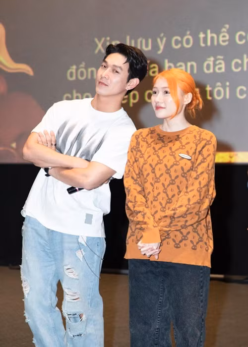 Trong “ Nhà bà Nữ”, Song Luân đóng cặp với Uyển Ân - em gái của Trấn Thành. Ảnh: FBNV