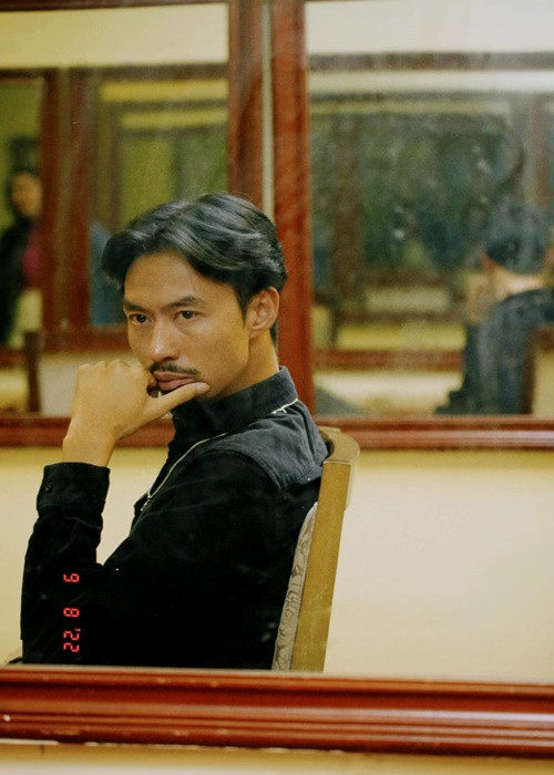 Đen Vâu chia sẻ trên Fanpage, anh hứa sẽ là người đầu tiên chia sẻ với mọi người khi đã suy nghĩ thấu đáo về chuyện tình cảm còn hiện tại anh dồn hết sức cho công việc. Ảnh: FBNV