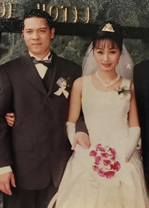 Đức Hùng kết hôn năm 1997. Nửa kia của anh không hoạt động nghệ thuật.