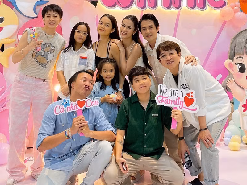 Các thành viên của Gia đình văn hóa đều có những thành công nhất định trong sự nghiệp. Ảnh: FBNV