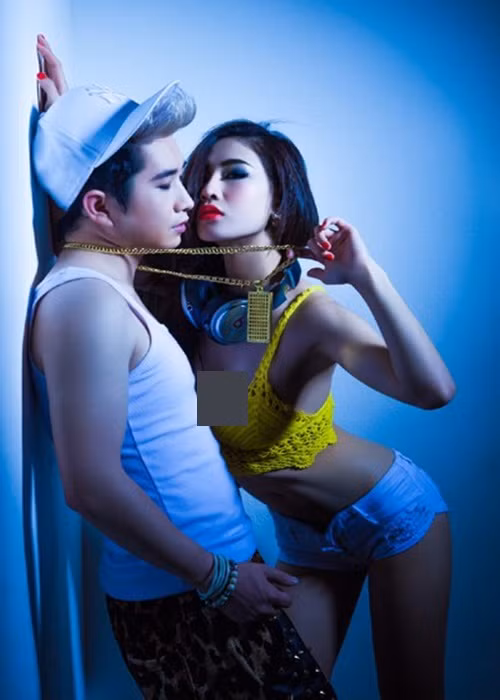 Tháng 12/2014, trả lời truyền thông, DJ Oxy cho biết, lúc cao hứng và suy nghĩ chưa chín chắn, cô buột miệng nói sẽ đám cưới với Bằng Cường. Đáng chú ý, Oxy cho biết, giữa cô và Bằng Cường trước giờ không có tình cảm nam nữ, tất cả chỉ là làm việc với nhau. Ảnh: An ninh thủ đô