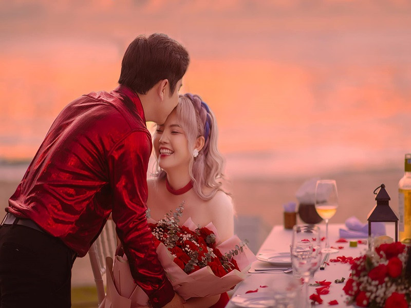 Bạn gái của Bằng Cường sinh năm 1993, là ca sĩ nhóm nhạc song sinh Gemini (cùng em gái sinh đôi Bảo Trân). Cả hai chị em từng là sinh viên Nhạc viện TP.HCM, đoạt giải nhất cuộc thi Hợp ca tranh tài 2012.