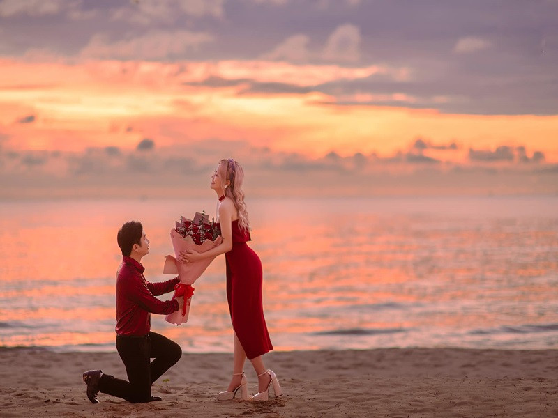 Bằng Cường và bạn gái kém 12 tuổi có không ít khoảnh khắc tình tứ bên nhau kể từ khi hẹn hò.