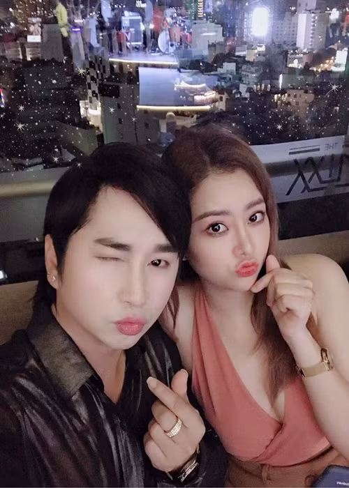 Nhan sắc của Bảo Anh được khen ngợi trẻ trung, quyến rũ.