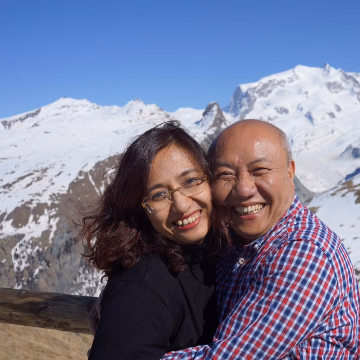 Ông từng đảm nhận chức vụ Phó Giám đốc bệnh viện Việt Đức và được Bộ trưởng Bộ Y tế trao bằng khen vào tháng 11/2015.