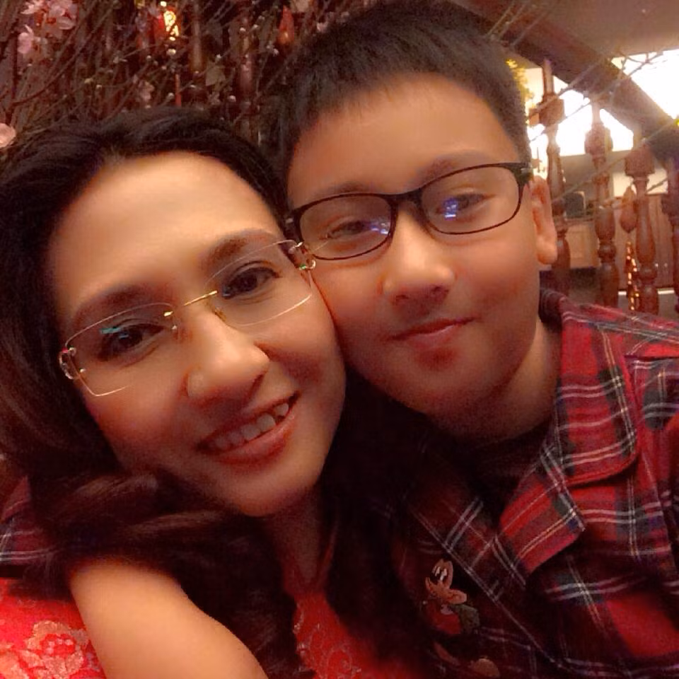 Trang Facebook cá nhân của BTV Vân Anh thường xuyên đăng tải những hình ảnh đời thường bên những người thân yêu.