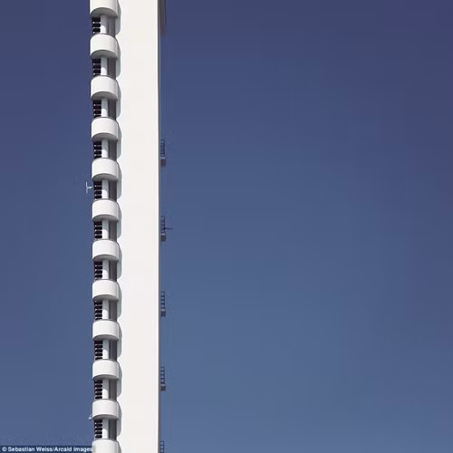 Một phần của sân vận động Olympic Helsinki, được thiết kế bởi YRJO Lindegren và Toivo Jantti cho Thế vận hội mùa hè 1952.