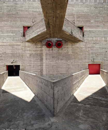 Tòa nhà SESC Pompeia ở Sao Paolo, Brazil.