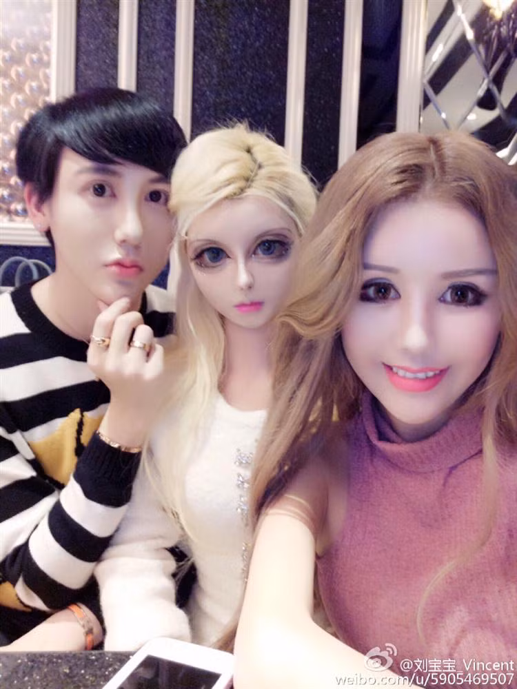 Những khuôn mặt khiến nhiều người...giật mình