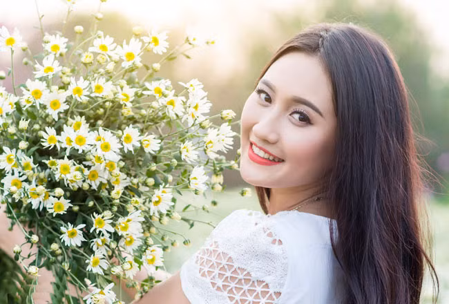 Thu Lệ (sinh năm 1993, hướng dẫn viên du lịch) đã ấp ủ thực hiện một bộ ảnh với cúc họa mi từ nhiều năm nay.