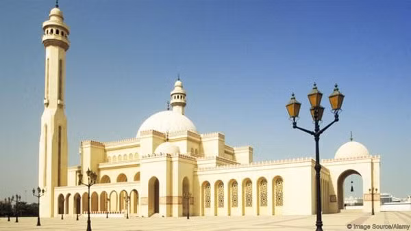 5. Manama, Bahrain Người dân Manama được nghỉ phép tới 34 ngày mỗi năm cùng hơn 20 ngày nghỉ lễ cấp quốc gia khác, đứng đầu danh sách các thành phố có thời gian nghỉ dài nhất, theo thống kê của trang UBS.