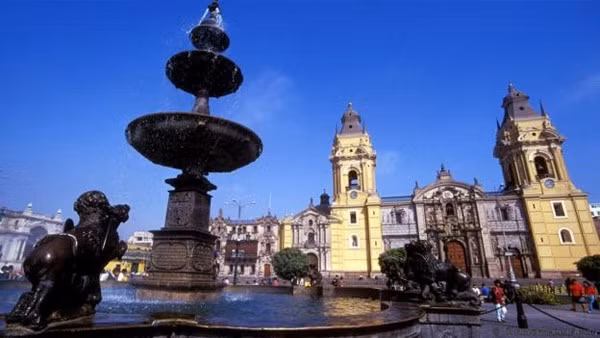 3. Lima, Peru Tính trung bình, người dân Lima được nghỉ phép 31 ngày mỗi năm, chưa kể các dịp lễ tết cấp quốc gia khác. Do đó, họ có thể dành nhiều thời gian đi khám phá các khu vực xung quanh, từ rừng nhiệt đới cho đến các bãi biển cát trắng.