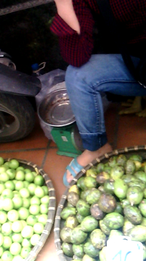 Lat tay chieu can dieu trang tron 