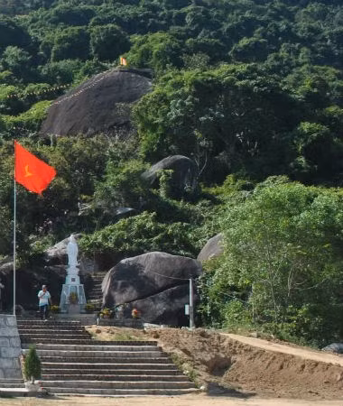 Huyen bi duong “len troi” va xuong “dia phu” trong ngoi co tu-Hinh-3