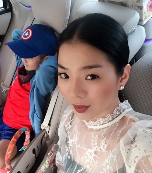 Không chỉ Subeo, con trai Lệ Quyên cũng được bố mẹ đầu tư lớn về giáo dục. Là một nghệ sĩ nổi tiếng trong showbiz Việt với mức cát xê khủng, ngoài ra còn kinh doanh phòng trà rất thành công nên việc Lệ Quyên và ông xã đầu tư cho con trai học tập trong một ngôi trường đắt đỏ ngay từ khi còn nhỏ là điều rất dễ hiểu.