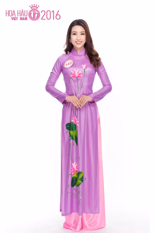 Mỹ Linh chia sẻ quan niệm: "Phụ nữ ai cũng muốn mình đẹp, tuy nhiên, có người sinh ra không may mắn có được vẻ đẹp tự nhiên, họ cảm thấy không tự tin vậy nên việc phẫu thuật thẩm mỹ là bình thường. Muốn đẹp, muốn tự tin hơn thì có thể nhờ tới phươnng pháp đó, không có gì là xấu cả".