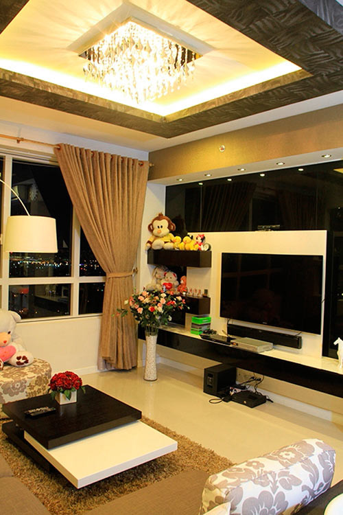 Từng vật dụng đơn giản nhất trong căn hộ đều có xuất xứ riêng. Chủ yếu chúng được Cao Thái Sơn mang về sau những chuyến lưu diễn nước ngoài.