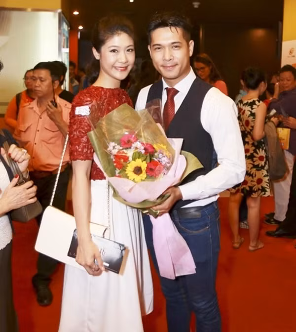 Quen nhau khá lâu, cũng ở độ tuổi “dựng vợ gả chồng”, Trương Thế Vinh chia sẻ đã nghĩ đến chuyện kết hôn với Đông Phương. Anh khẳng định Đông Phương là người phụ nữ mà anh sẽ đấu tranh để giữ đến cuối cùng.