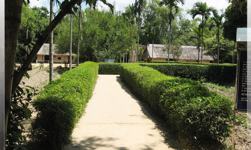 Chuyen chua biet ve co ngoai va ba ngoai cua Bac Ho