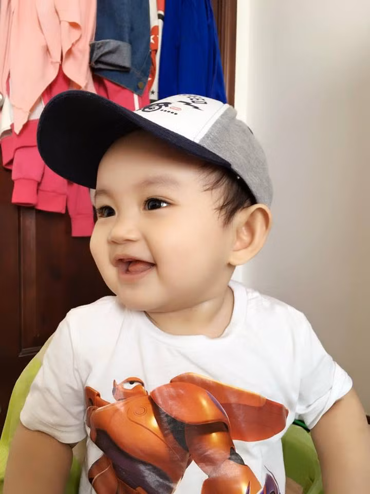 Bé Kubi - con trai Khánh Thi "Một nụ cười rất là ngoại giao".