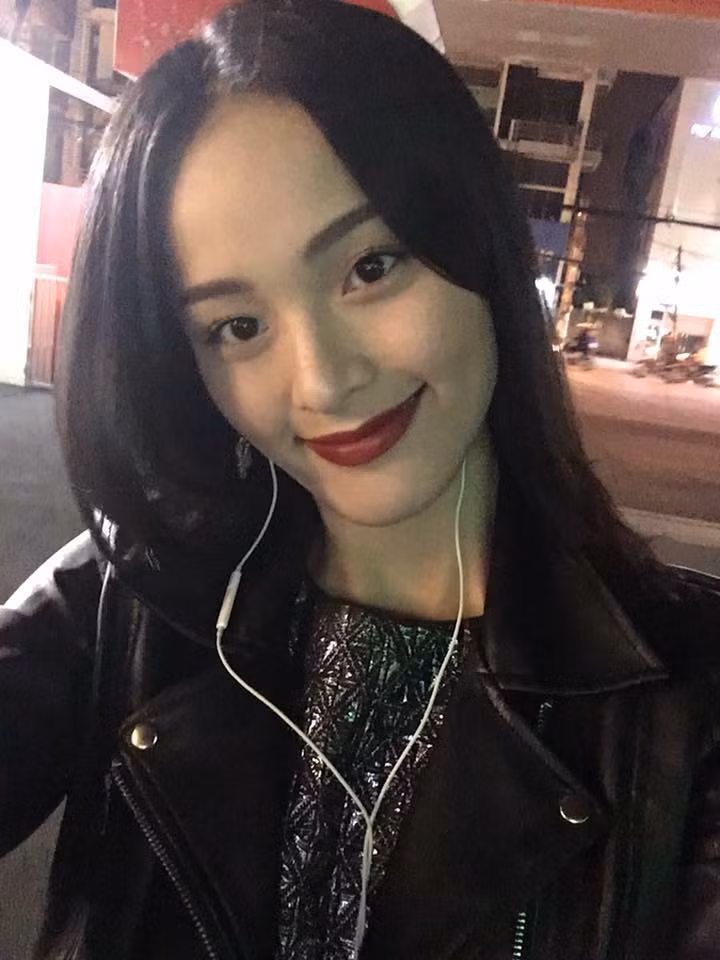 Hạ Vi triết lý sau tin đồn chia tay Cường Đô la "Những người yêu bạn thật lòng sẽ không gây tổn thương cho bạn. Ngược lại ,thứ khiến bạn đau khổ không được gọi là tình yêu".