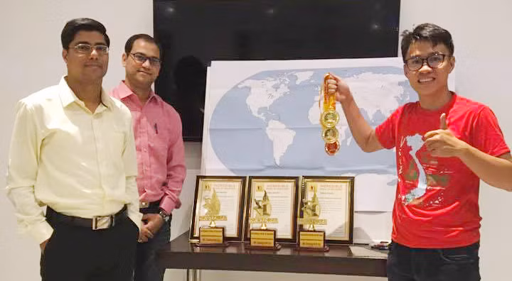 Ky tich chang trai Viet lap 4 ky luc the gioi tri nho