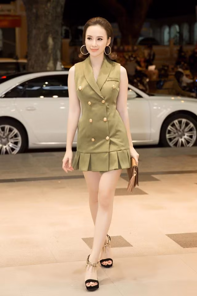 Angela Phương Trinh "Tôi không còn quá quan trọng chuyện se sua cho bằng người này người kia nữa, quan trọng là sống vui vẻ, gia đình hạnh phúc. Hiện tại, tôi ăn chay dài hạn và chăm đi chùa!".