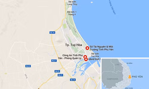 Tau hoa keo le oto 16 cho di xa 200 m, boc chay tren duong ray