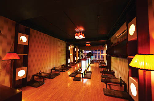 Sau nhiều năm cống hiến hết mình cho nghệ thuật, ở tuổi 32, ca sĩ Mỹ Tâm đã có được khối tài sản đáng mơ ước. Hơn thế nữa, cô cũng đã có một hành trình cuộc đời nhiều ý nghĩa. Không phô trương hàng hiệu, không khoe trang sức hay quần áo tiền tỷ, nhưng so về độ giàu có, thì Mỹ Tâm không hề thua kém bất cứ ai trong làng giải trí. Ở tuổi 32, hiện cô là bà chủ của một tòa nhà trăm tỉ tại vị trí đắt đỏ của Sài Gòn phồn hoa, cũng là bà chủ của một công ty giải trí, một thương hiệu thời trang riêng, và đồng thời là người đứng đầu của một quỹ từ thiện hoạt đông rất tích cực.