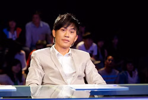 Hoài Linh Sinh vào tháng 12 năm 1969 tại Cam Ranh, Khánh Hòa, Hoài Linh có nhiều thời gian hoạt động nghệ thuật ở hải ngoại trước khi về Việt Nam. Giám khảo của Ơn giời cậu đây rồi cũng là nghệ sĩ hải ngoại đầu tiên được nhận danh hiệu Nghệ sĩ Ưu tú vào năm 2015. Hoài Linh được khán giả ghi nhận là danh hài xuất chúng của làng giải trí Việt hiện nay, tên tuổi của nam nghệ sĩ là đã thu hút khán giả cho tất cả các chương trình và dự án giải trí mà anh tham gia. Thế nên không có gì để nghi ngờ việc Hoài Linh dẫn đầu top sao Việt có cát xê cao ngất ngưởng. . Có thông tin từ 1 nhà sản xuất phim cho hay, Hoài Linh được mời đóng phim với thù lao đến tới 3 tỷ. Không chỉ vậy, "Sáu Bảnh" còn được trả trung bình 100 triệu đồng cho mỗi lần đi diễn tại phòng trà, sân khấu kịch và khoảng 200 triệu để góp vui tại sự kiện.