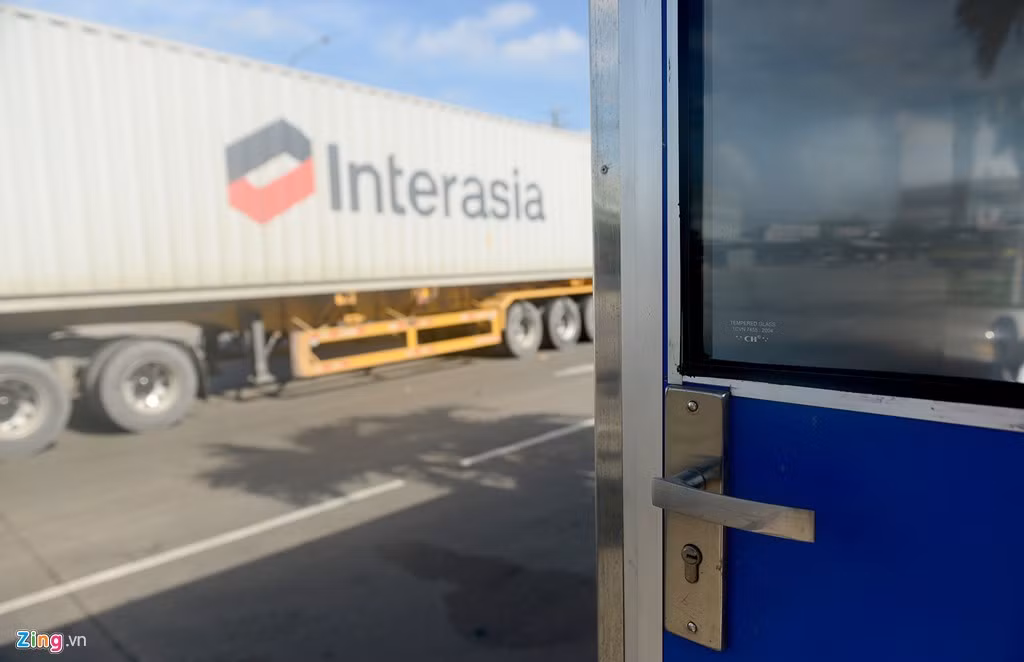 Hệ thống chưa được hoạt động, cabin điều hành luôn trong tình trạng đóng cửa. Theo IDICO, sau khi hoàn thành đến nay, đơn vị này đã có nhiều văn bản gửi các cơ quan liên quan cần có kế hoạch bố trí nhân sự để quản lý, vận hành và xử phạt xe chở quá tải.