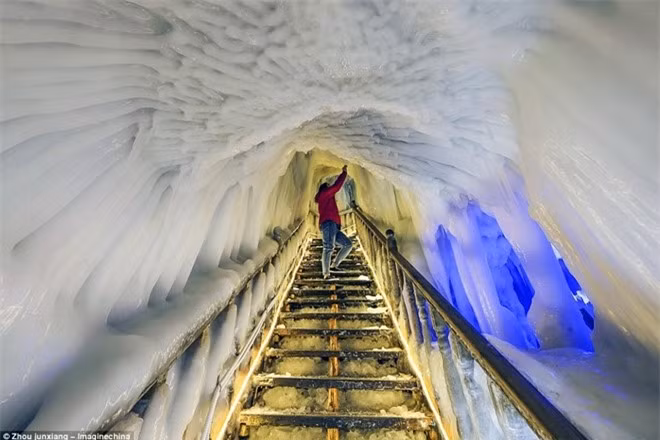 Hang động này đón khoảng 1.000 lượt khách mỗi ngày khi mở cửa cho công chúng từ tháng 5 tới tháng 10.