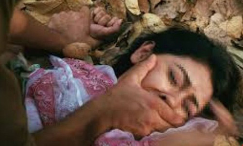 Dang long gai tre to bi hiep dam...lai phai di tu