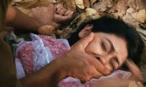 Dang long gai tre to bi hiep dam...lai phai di tu