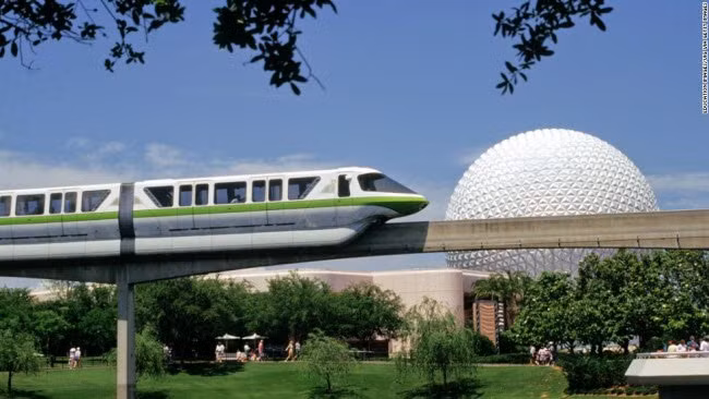 Công viên giải trí Disney's Epcot ở bang Florida (Mỹ), gây ấn tượng với các mô hình tàu vũ trụ tương lai.