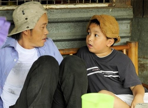 Hoài Linh đỡ đầu và giúp bé Ben bước vào làng giải trí khi cậu bé chỉ mới 6 tuổi.