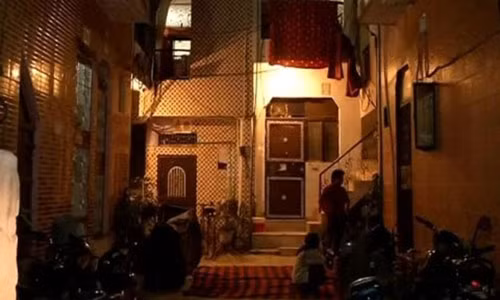 Me bat can, anh em sinh doi chet duoi trong may giat