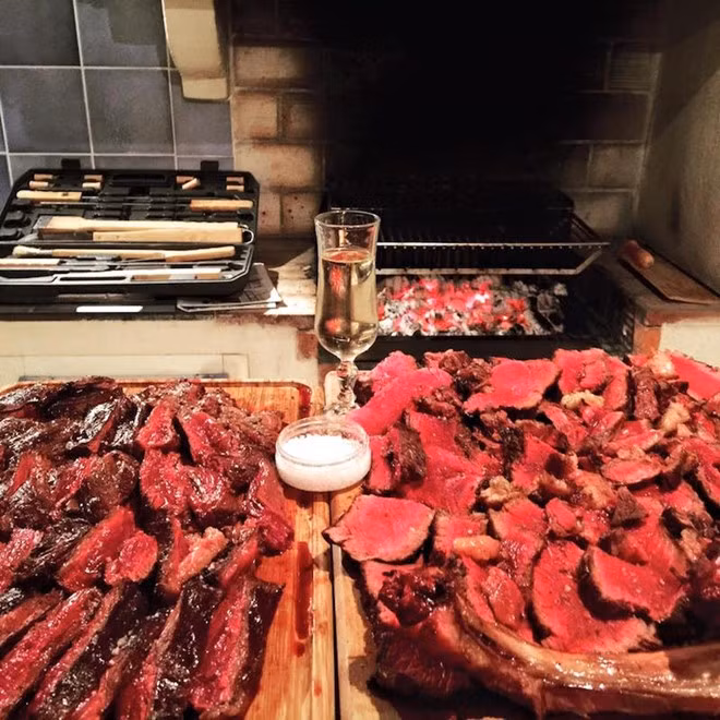 Món ăn được làm từ loại thịt bò Polmard thượng hạng.