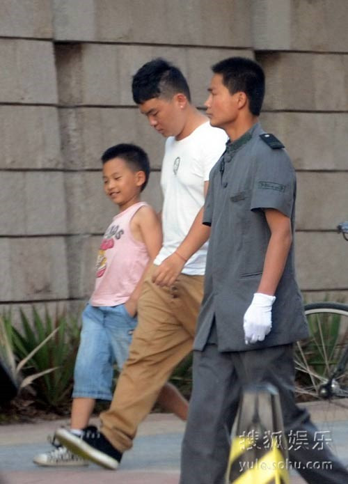 Doi tu nhieu nghe si lon Trung Quoc bat ngo bi lat tay-Hinh-5