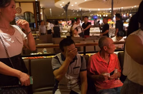 Khi sinh mệnh của người yêu đang dần mất đi, Bảo Đào vẫn luôn bên cạnh người yêu một tấc không rời. Bảo Đào nói: "Cho dù tôi có phải ngủ ngoài đường, tôi cũng không bỏ rơi cô ấy, tôi muốn ở bên cô ấy, mặc cho cô ấy chiếc váy cưới trắng bồng bềnh mà cô ấy luôn ước mơ".