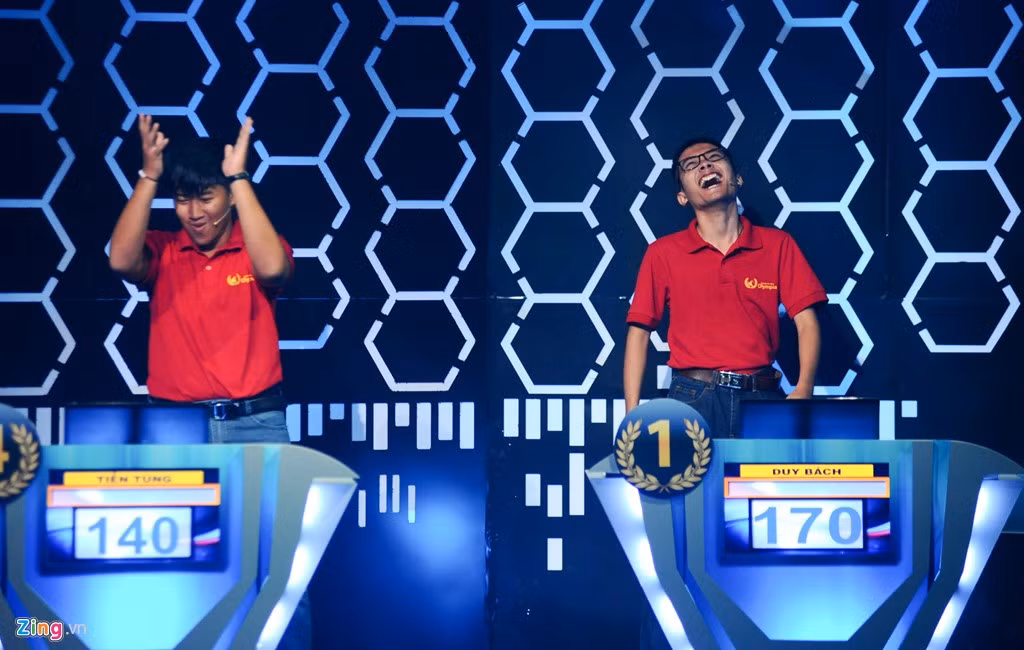 Sự lạc quan, yêu đời đã truyền sang cả những bạn cùng chơi.