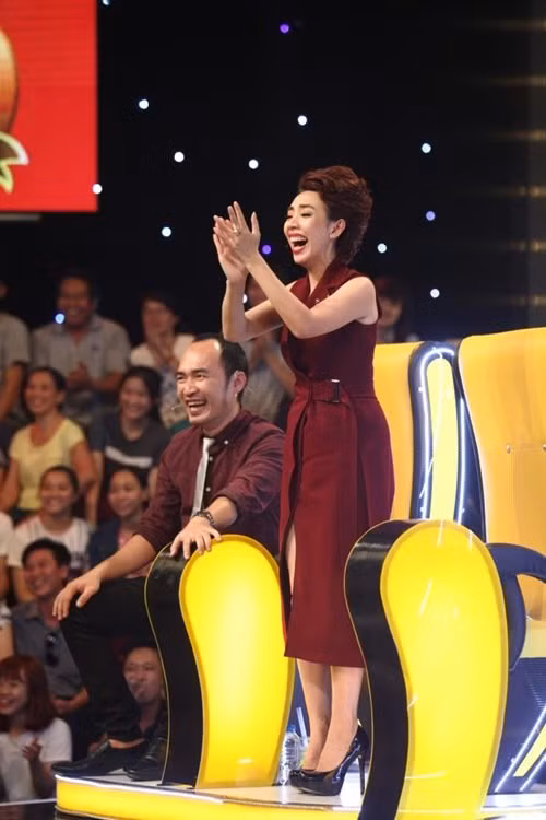 Chang trai gia gai gay choang o Dau truong tieu lam-Hinh-2